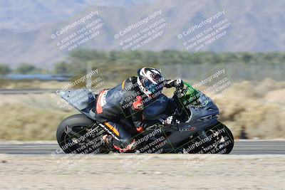 media/Dec-04-2025-Racers Edge (Thu) [[5ebc9f124d]]/3-B Group/5-Session 2 Turn 2 inside Speed Pans/